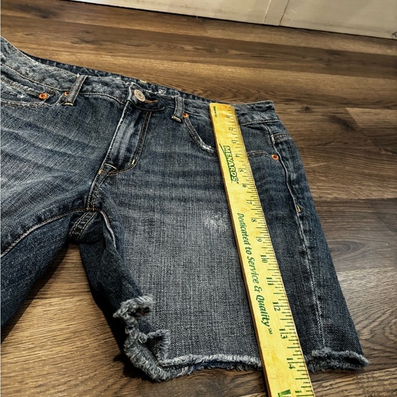 American Eagle Distressed Denim Shorts size 6 distressed hem neutral minimalist - Picture 6 of 11